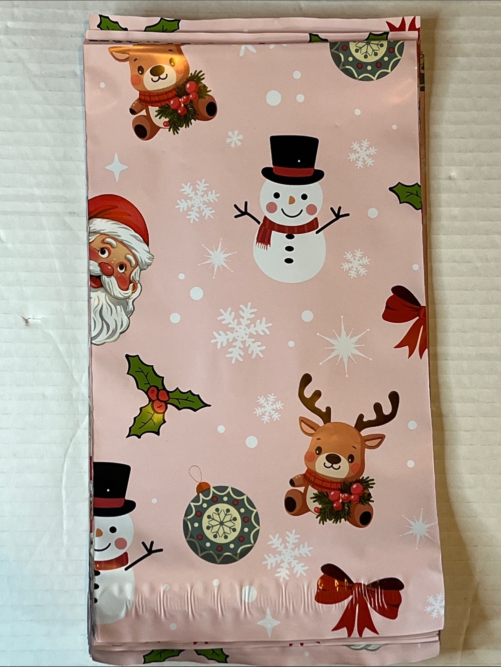 (20) Pink Holiday Polymailer Bags with Santa, Snowmen & Reindeer 6”x9” - Picture 3 of 16